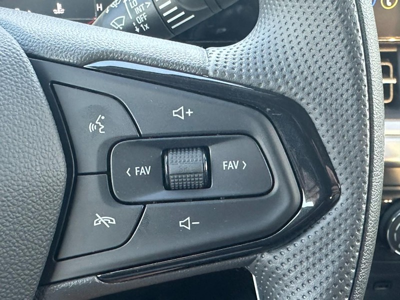 Chevrolet Trax Vehicle Full-screen Gallery Image 11