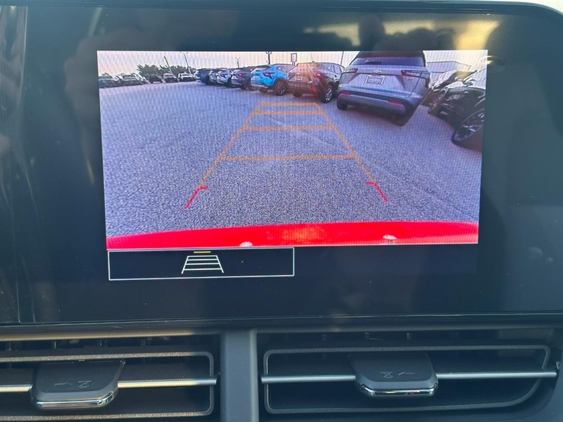 Chevrolet Trax Vehicle Full-screen Gallery Image 12