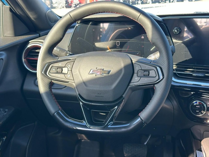 Chevrolet Trax Vehicle Full-screen Gallery Image 7