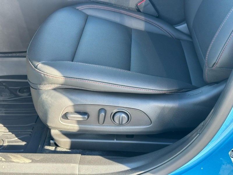 Chevrolet Trax Vehicle Full-screen Gallery Image 11