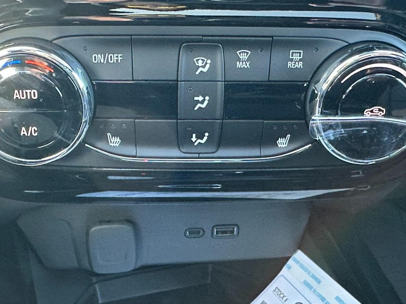 Chevrolet Trax Vehicle Full-screen Gallery Image 14