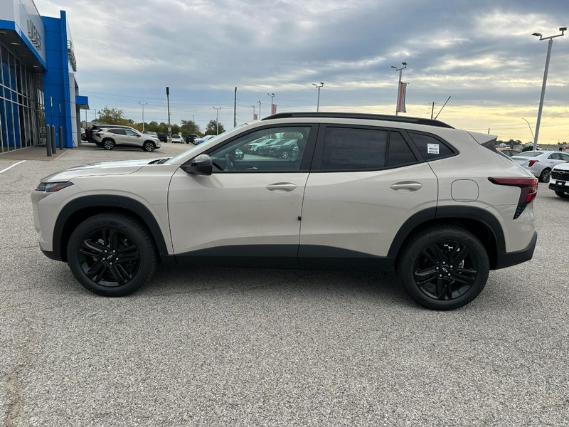 Chevrolet Trax Vehicle Full-screen Gallery Image 2