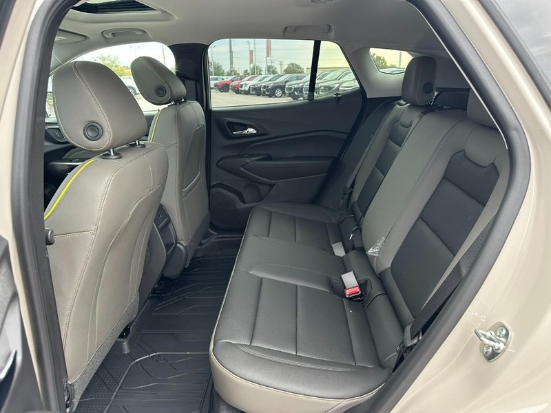 Chevrolet Trax Vehicle Full-screen Gallery Image 4