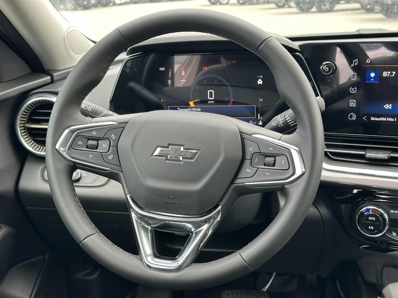 Chevrolet Trax Vehicle Full-screen Gallery Image 7