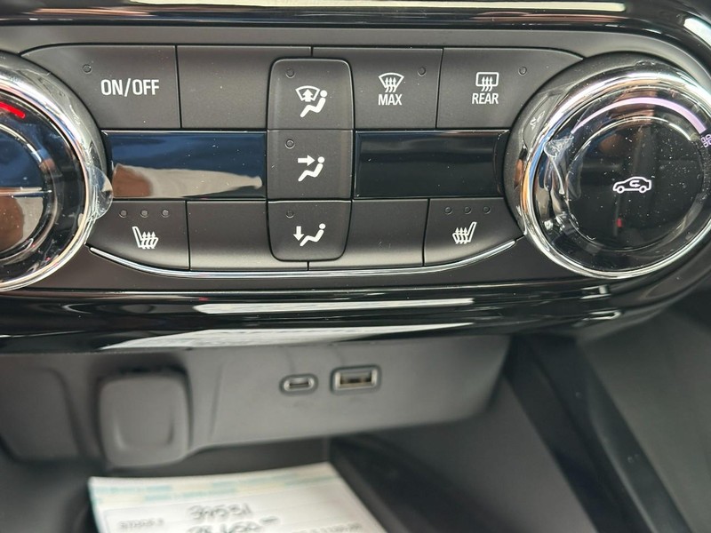 Chevrolet Trax Vehicle Full-screen Gallery Image 15