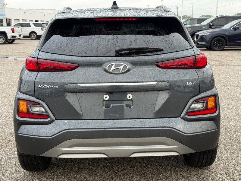 Hyundai Kona Vehicle Full-screen Gallery Image 4
