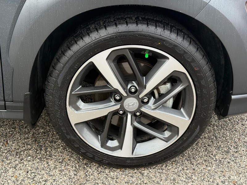 Hyundai Kona Vehicle Full-screen Gallery Image 7