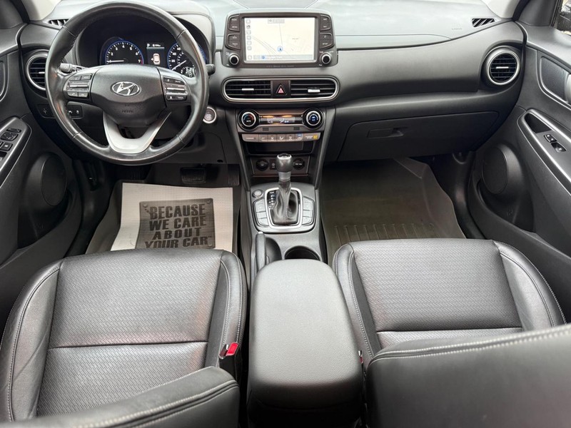 Hyundai Kona Vehicle Full-screen Gallery Image 12