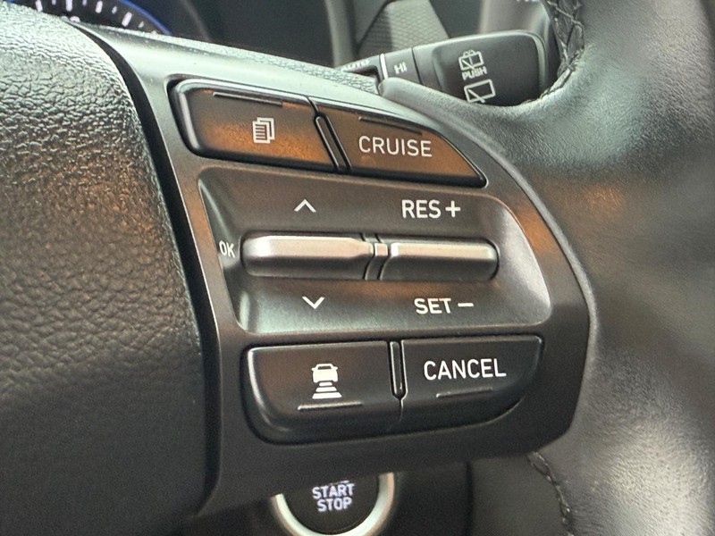 Hyundai Kona Vehicle Full-screen Gallery Image 15