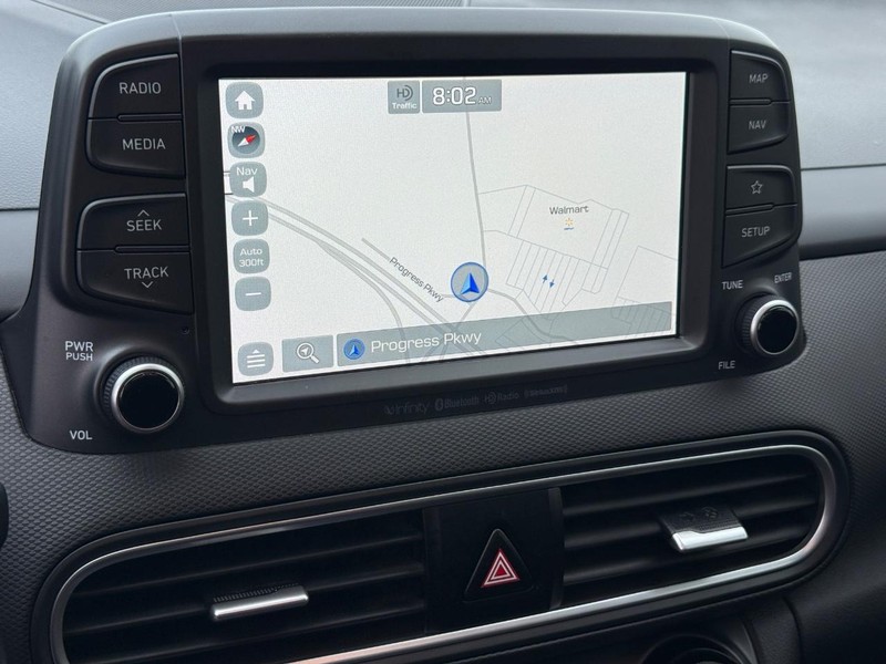 Hyundai Kona Vehicle Full-screen Gallery Image 17