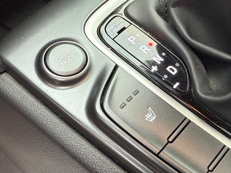 Hyundai Kona Vehicle Full-screen Gallery Image 21