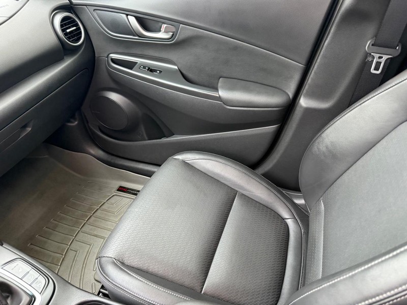 Hyundai Kona Vehicle Full-screen Gallery Image 22