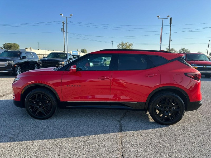 Chevrolet Blazer Vehicle Full-screen Gallery Image 2