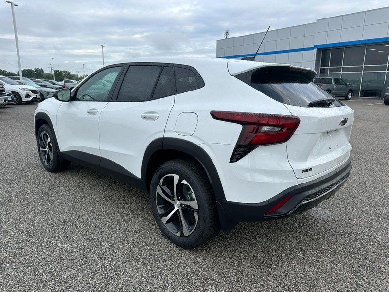 Chevrolet Trax Vehicle Full-screen Gallery Image 3