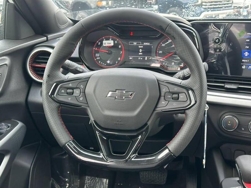 Chevrolet Trax Vehicle Full-screen Gallery Image 7