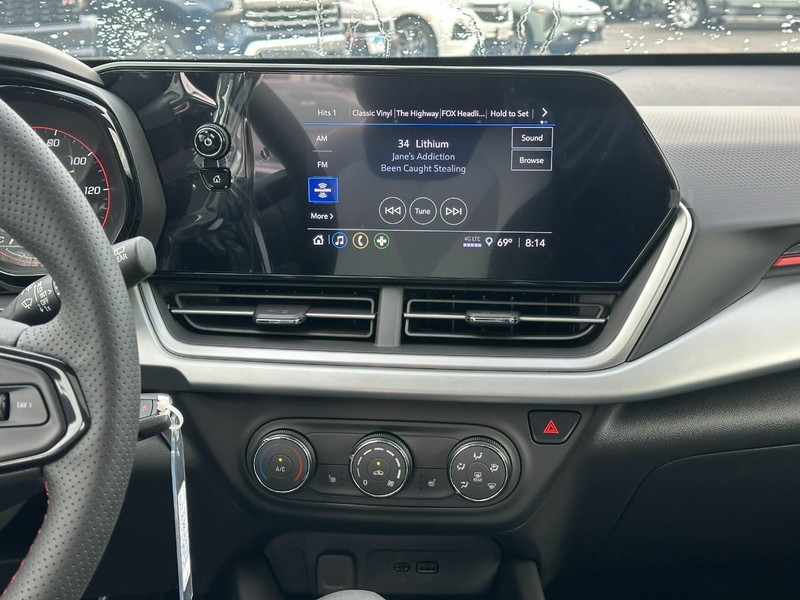 Chevrolet Trax Vehicle Full-screen Gallery Image 8