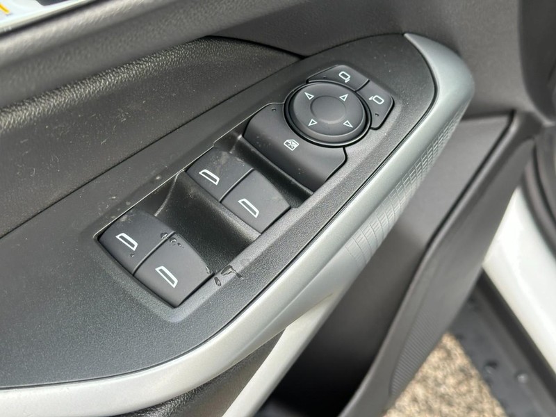 Chevrolet Trax Vehicle Full-screen Gallery Image 10