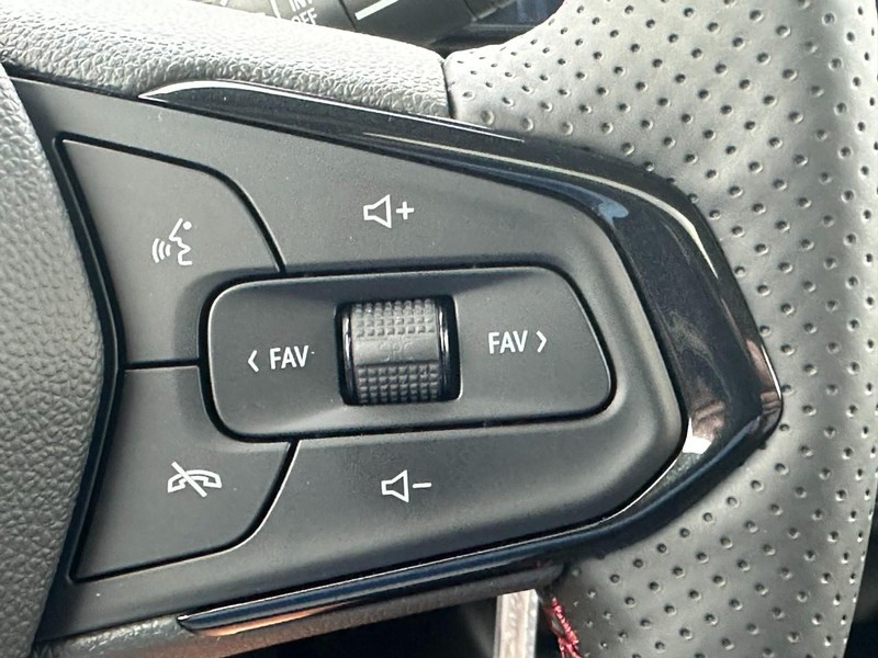 Chevrolet Trax Vehicle Full-screen Gallery Image 13