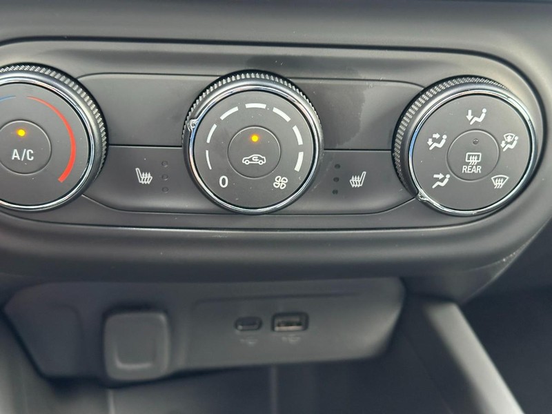 Chevrolet Trax Vehicle Full-screen Gallery Image 14