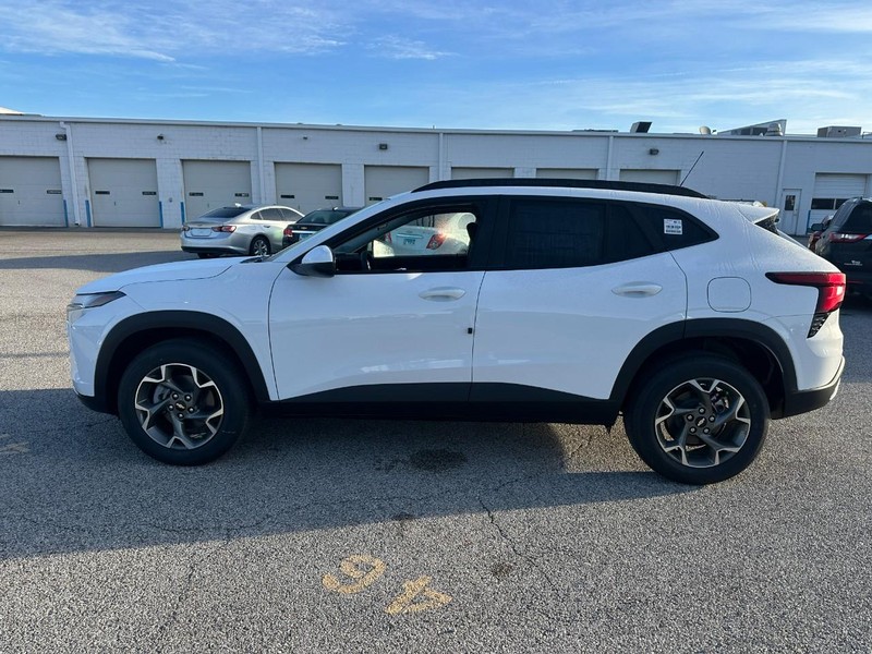 Chevrolet Trax Vehicle Full-screen Gallery Image 2