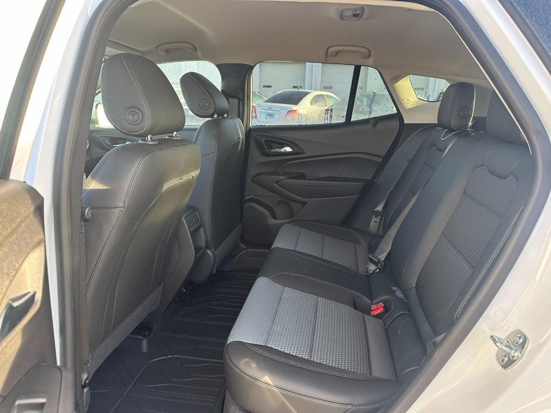 Chevrolet Trax Vehicle Full-screen Gallery Image 4