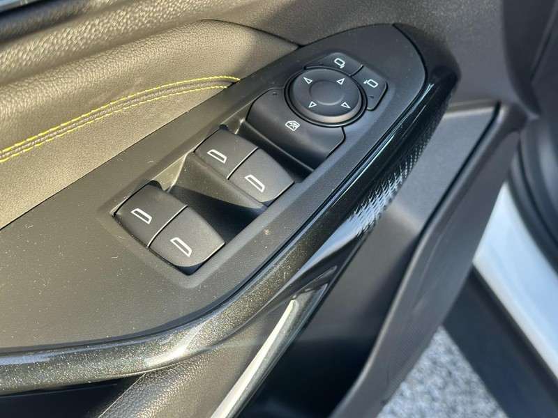 Chevrolet Trax Vehicle Full-screen Gallery Image 9