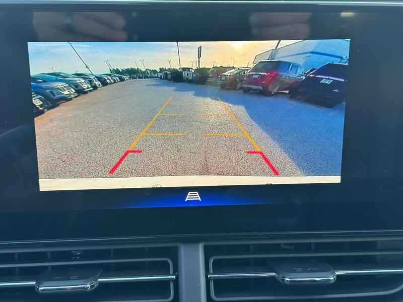 Chevrolet Trax Vehicle Full-screen Gallery Image 13