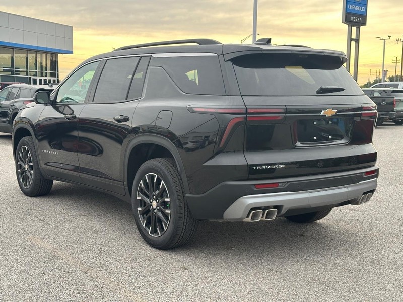 Chevrolet Traverse Vehicle Full-screen Gallery Image 3