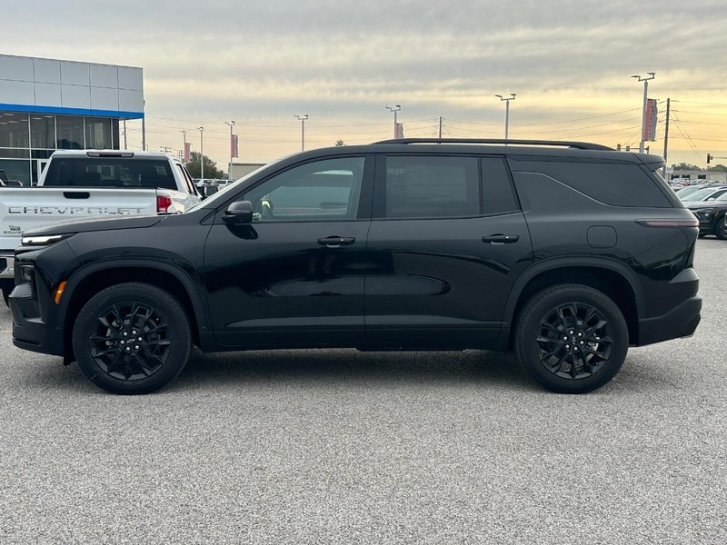 Chevrolet Traverse Vehicle Full-screen Gallery Image 2