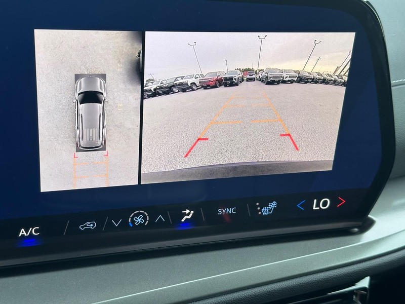 Chevrolet Traverse Vehicle Full-screen Gallery Image 13