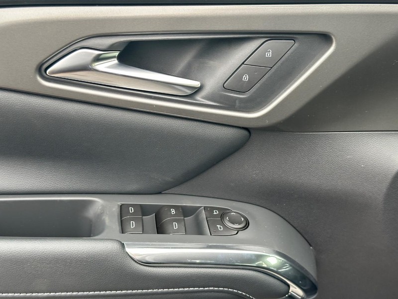 Chevrolet Traverse Vehicle Full-screen Gallery Image 16