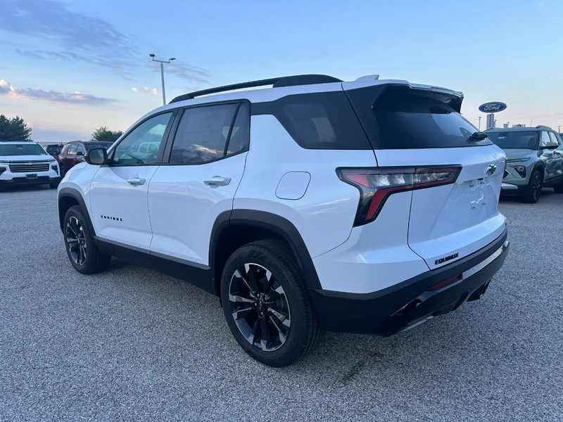 Chevrolet Equinox Vehicle Full-screen Gallery Image 3