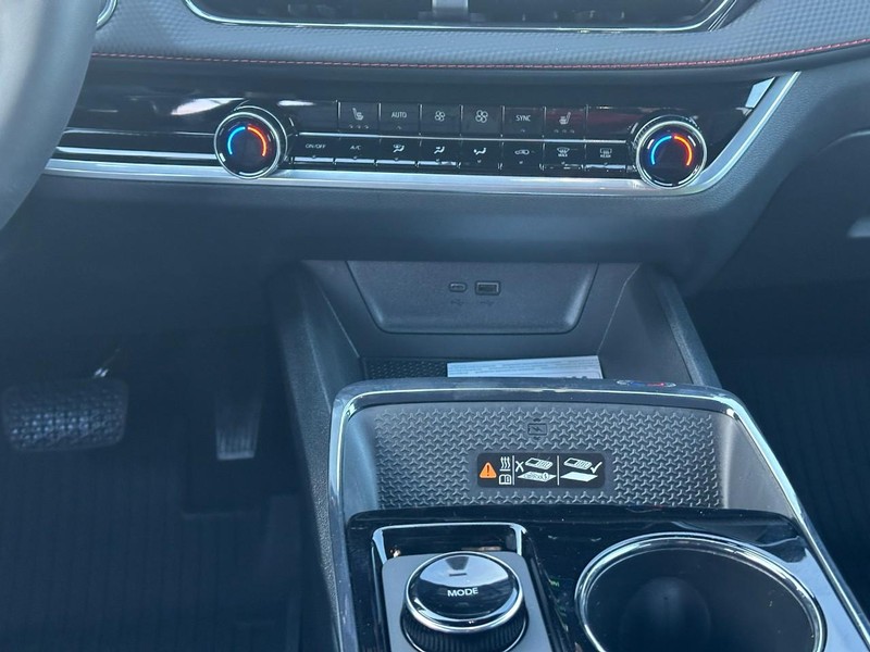 Chevrolet Equinox Vehicle Full-screen Gallery Image 8