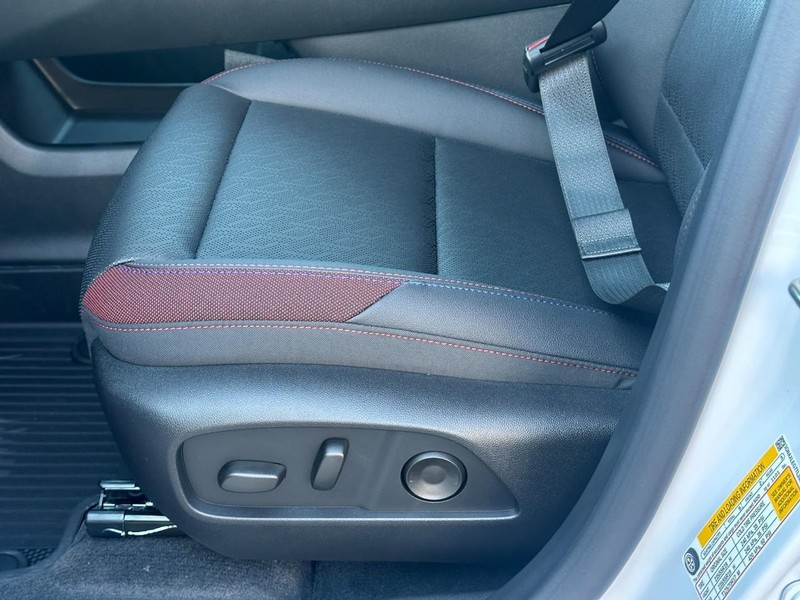 Chevrolet Equinox Vehicle Full-screen Gallery Image 10