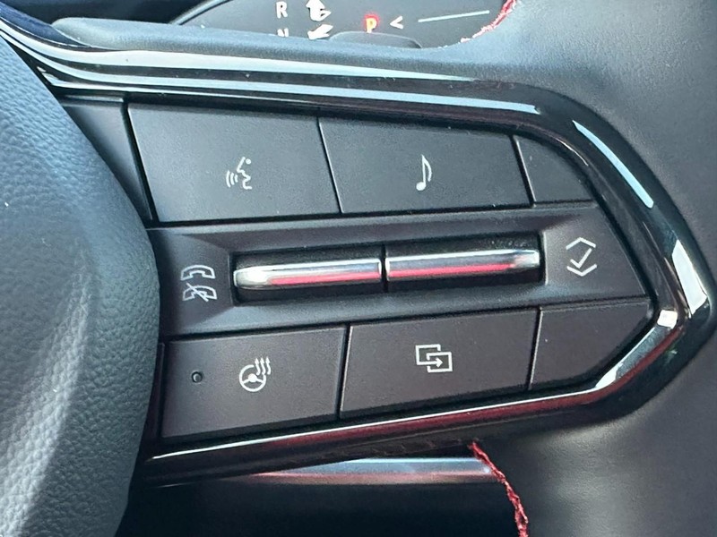 Chevrolet Equinox Vehicle Full-screen Gallery Image 12