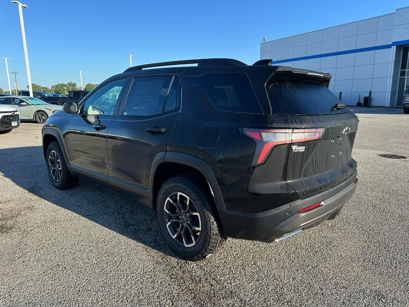 Chevrolet Equinox Vehicle Full-screen Gallery Image 3