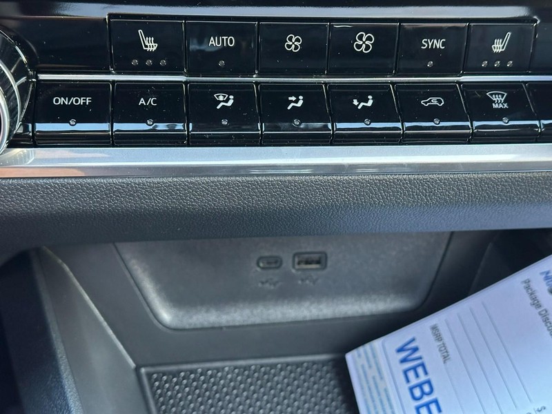 Chevrolet Equinox Vehicle Full-screen Gallery Image 15