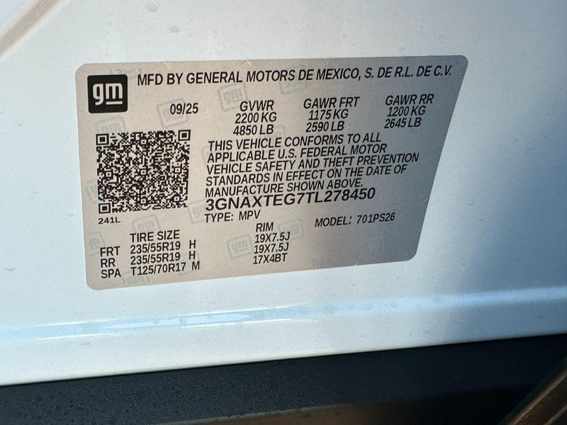 Chevrolet Equinox Vehicle Full-screen Gallery Image 17