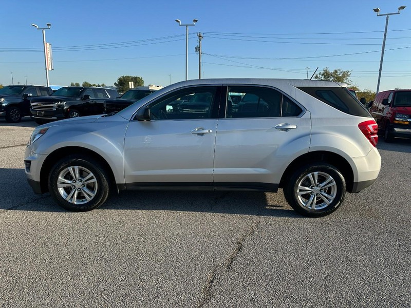 Chevrolet Equinox Vehicle Full-screen Gallery Image 2