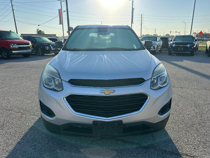 Chevrolet Equinox Vehicle Full-screen Gallery Image 9