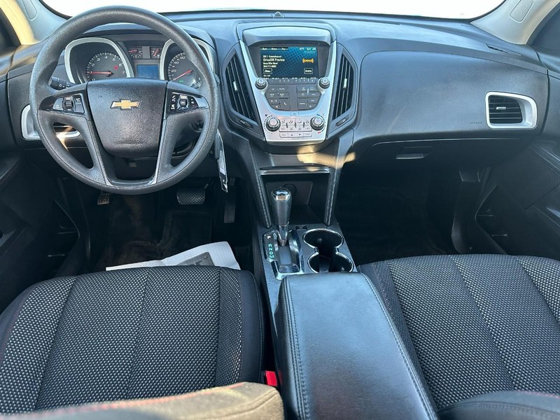 Chevrolet Equinox Vehicle Full-screen Gallery Image 11