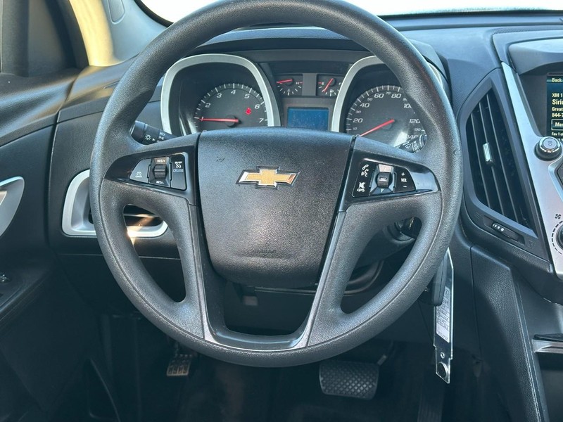 Chevrolet Equinox Vehicle Full-screen Gallery Image 12