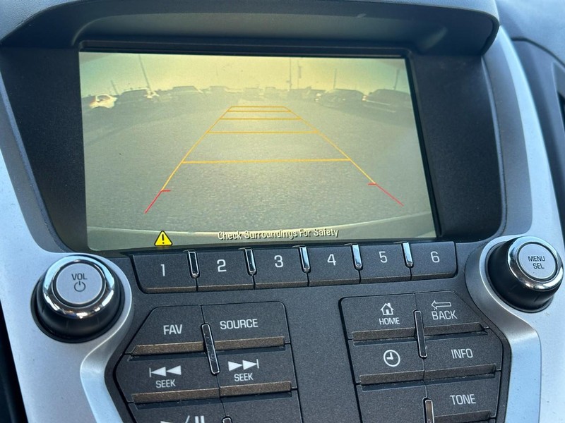 Chevrolet Equinox Vehicle Full-screen Gallery Image 21