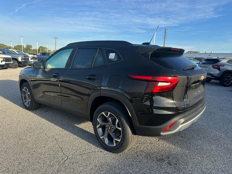 Chevrolet Trax Vehicle Full-screen Gallery Image 3