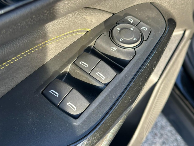 Chevrolet Trax Vehicle Full-screen Gallery Image 9