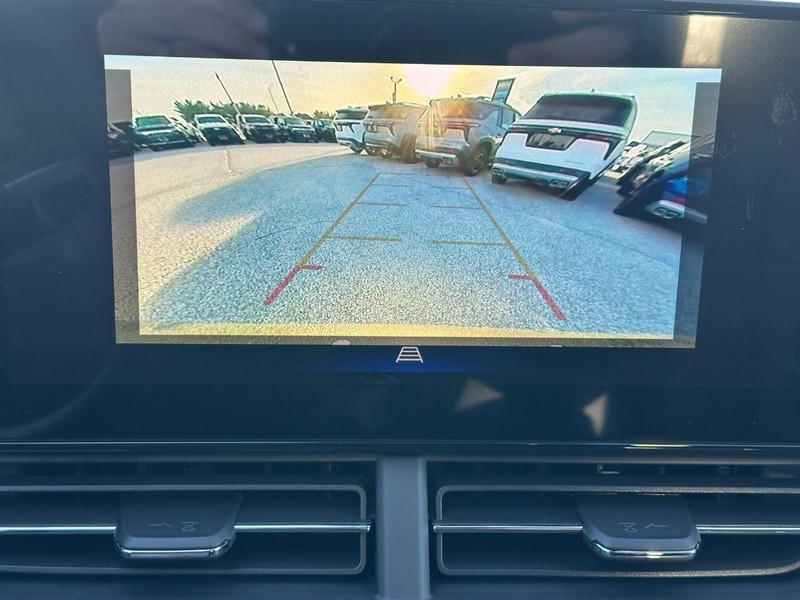 Chevrolet Trax Vehicle Full-screen Gallery Image 13