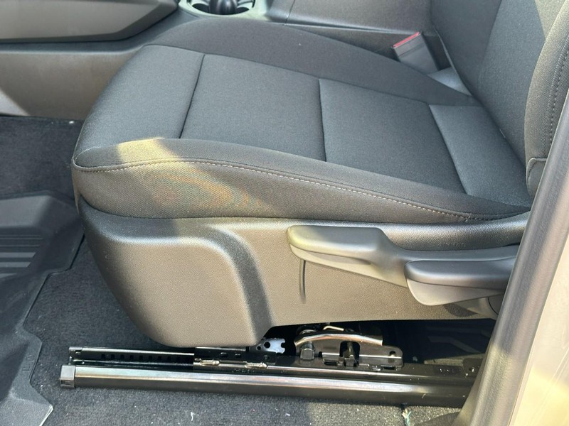 Chevrolet Colorado Vehicle Full-screen Gallery Image 10