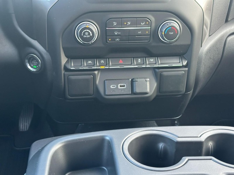 Chevrolet Silverado 1500 Vehicle Full-screen Gallery Image 8