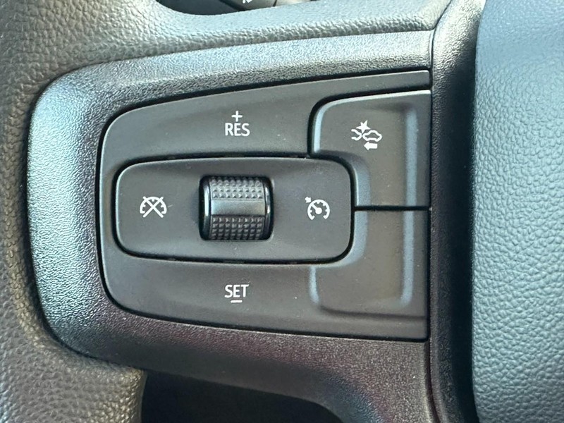 Chevrolet Silverado 1500 Vehicle Full-screen Gallery Image 11