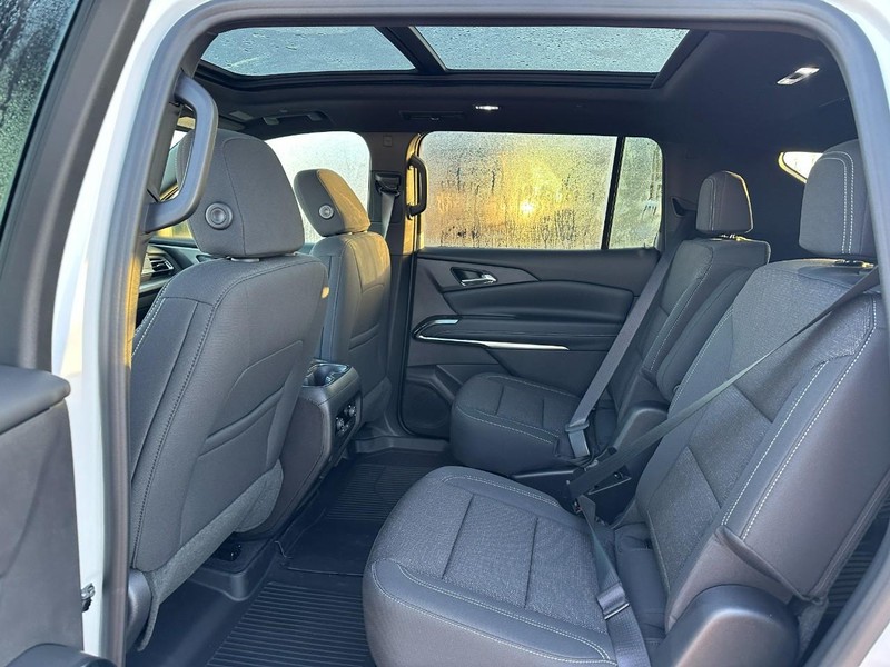 Chevrolet Traverse Vehicle Full-screen Gallery Image 4